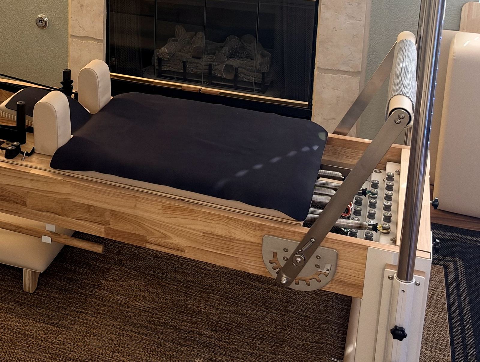Close view of the Reformer carriage and footbar